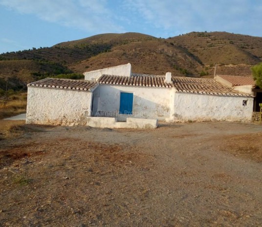 Farmhouse met 5 slaapkamers in Lorca