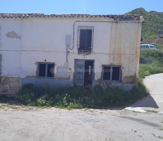 Farmhouse in Arboleas